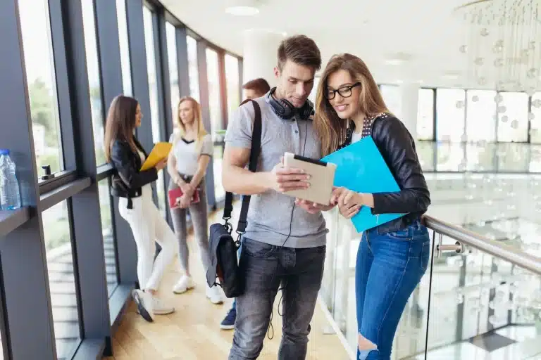 ¿Qué Estudiar para Solicitar el Permiso de Arraigo para la Formación o Socioformativo?