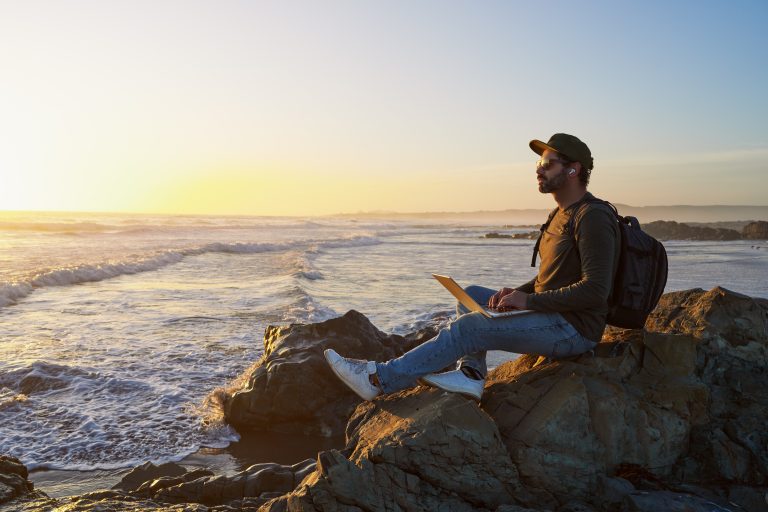 España Impulsa el Teletrabajo Internacional: El Visado para Nómadas Digitales para Extranjeros Se Establece como Oportunidad Global