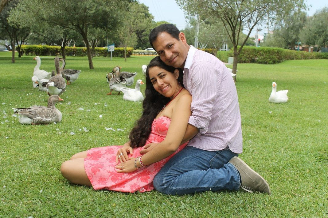 La cobertura Schengen es un requisito obligatorio para todos aquellos viajeros que deseen ingresar a la zona Schengen. Este seguro de viaje no solo es indispensable para la obtención del visado Schengen, sino que también ofrece protección en caso de emergencias médicas, repatriación y otros imprevistos. A continuación, te explicamos en detalle todo lo que necesitas saber sobre este seguro y por qué es tan importante.