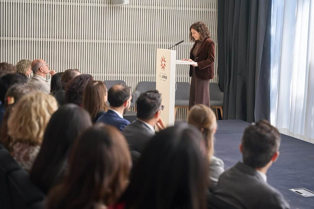 https://www.instagram.com/universidadsanjorge/