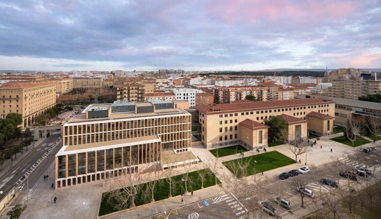 Descubre los mejores centros de Aragón para estudiar. Impulsa tu carrera profesional con nuestra asesoría educativa exclusiva. ¡Contáctanos hoy mismo!